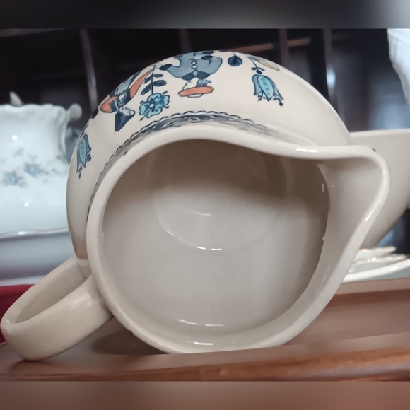 Vintage Johnson Brothers HEARTS and FLOWERS Old Granite Creamer - Picture 10 of 12